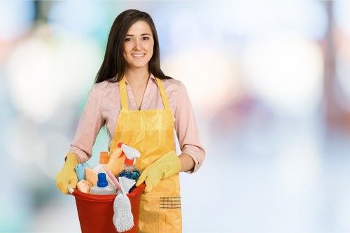 Signs that an oven needs deep cleaning